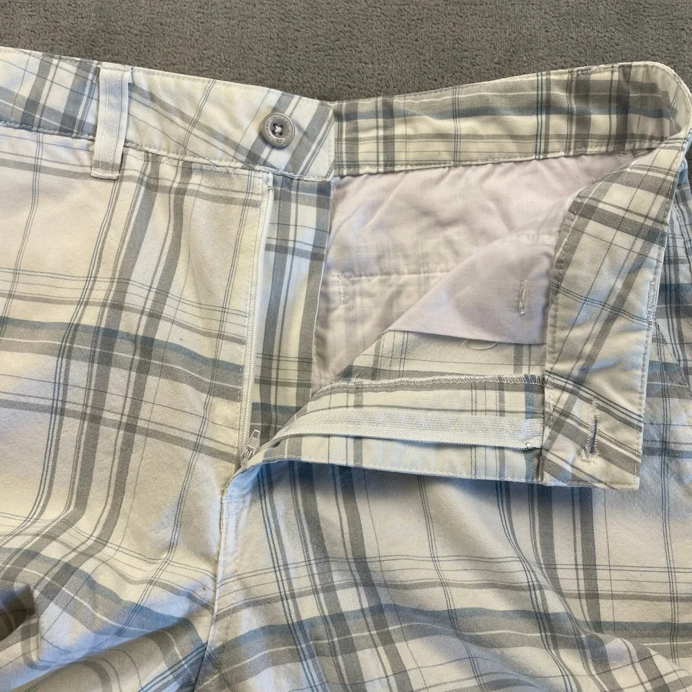 ONeill Men's Plaid Shorts Size 32 White Grey Blue First In Last Out Flat Front